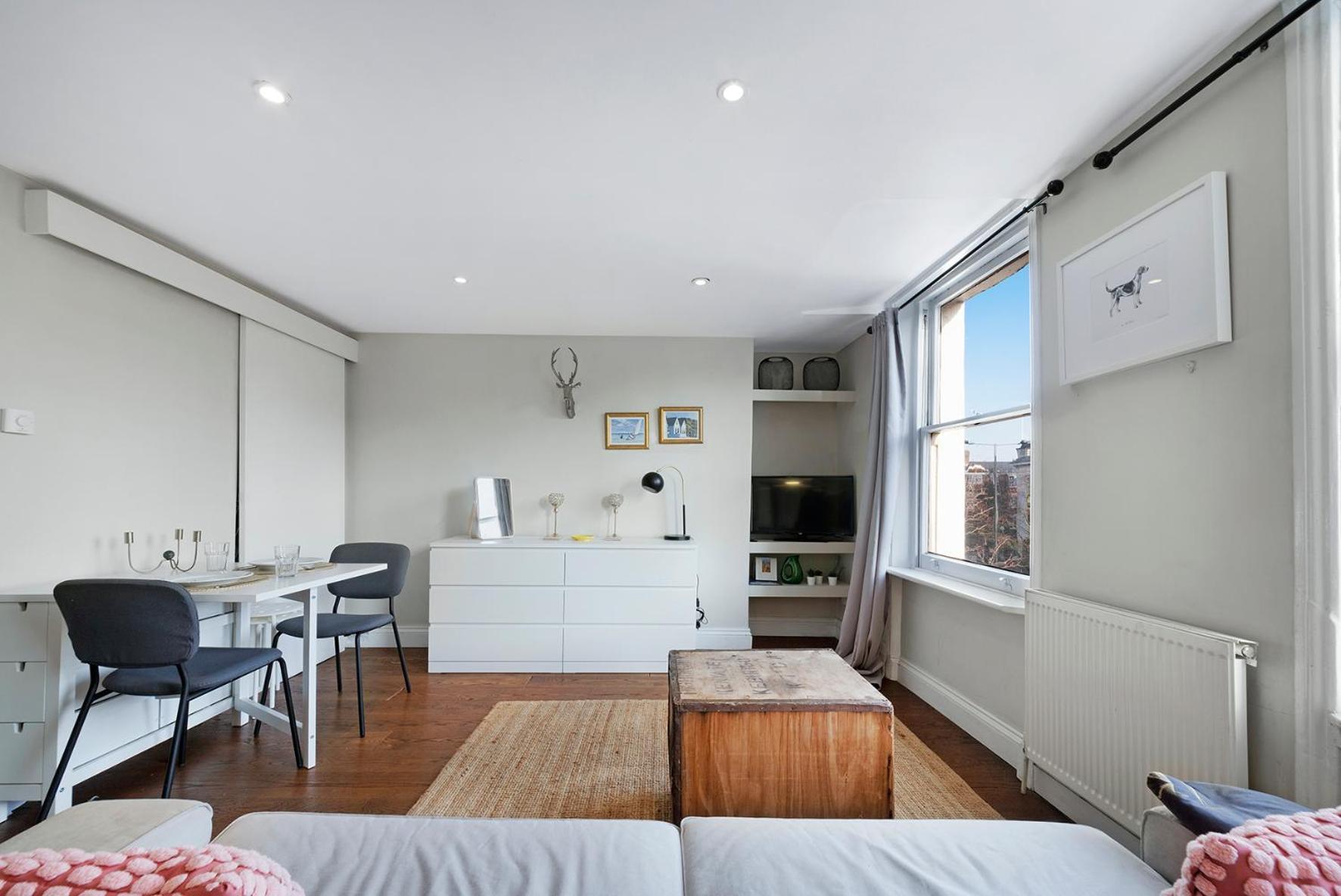 Modernised Apartments 1 And 2 Bedrooms Option Terrace And Balcony High Street Лондон Экстерьер фото