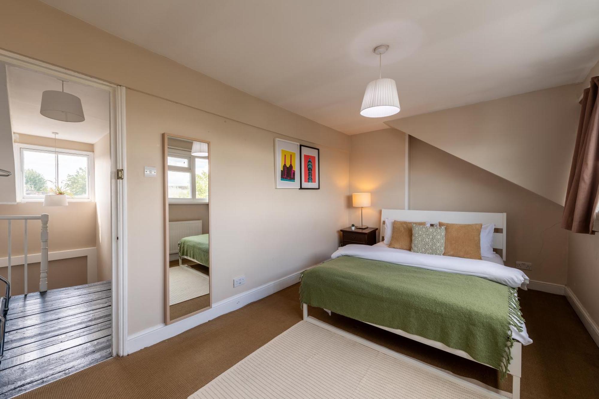Modernised Apartments 1 And 2 Bedrooms Option Terrace And Balcony High Street Лондон Экстерьер фото